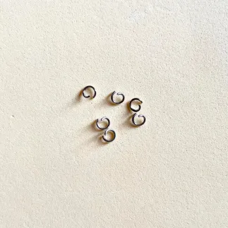 Argolla de acero inoxidable en color plateado - Lylo Tools