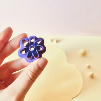Cortador para arcilla polimérica flor orgánica 7 pétalos