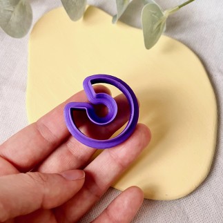 Cortador para arcilla polimérica para hacer aros con forma de círculo exterior