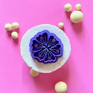 Cortador para arcilla polimerica (simétrico) - flor cosmo con marcas