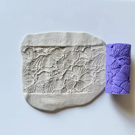 Rodillo de textura para arcilla polimérica - flor de hibisco