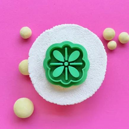 Cortador para arcilla polimérica - flor 4 pétalos estampada