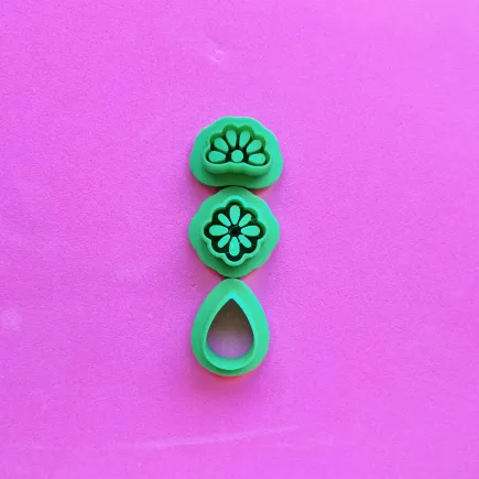 Set de cortadores para arcilla polimérica - flores estampadas y lágrima