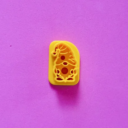 Cortador arcilla polimérica - gnomo (en reflejo)