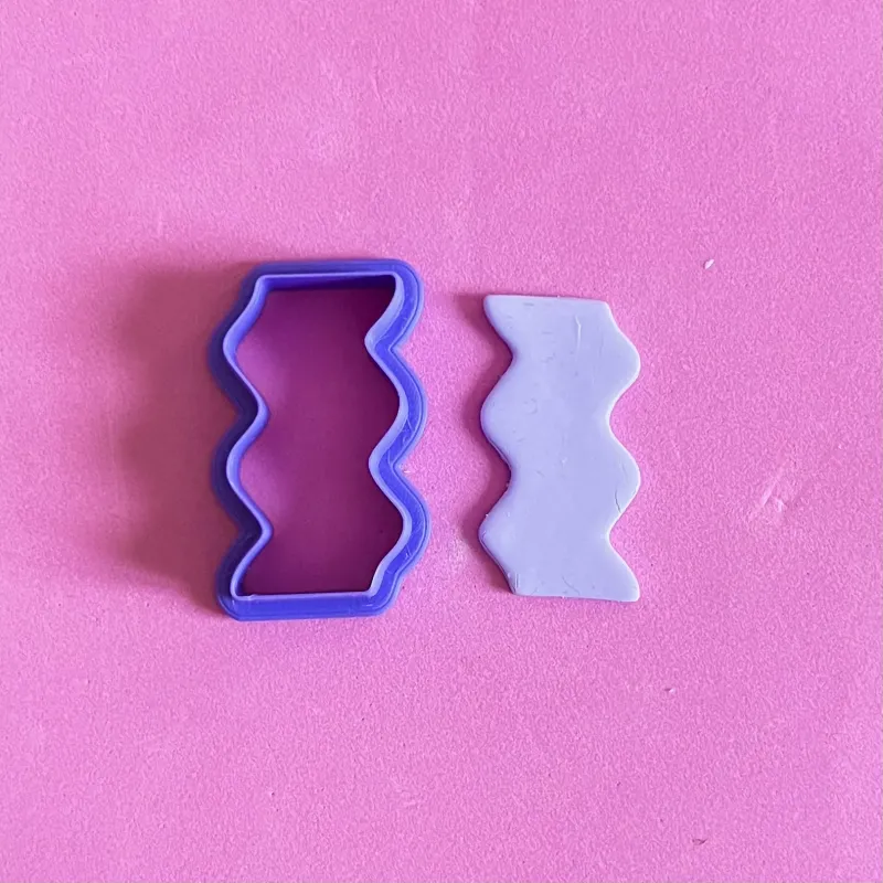 Cortador para arcilla polimérica - Forma ondulada alargada Cortador para arcilla polimérica - Forma ondulada alargada