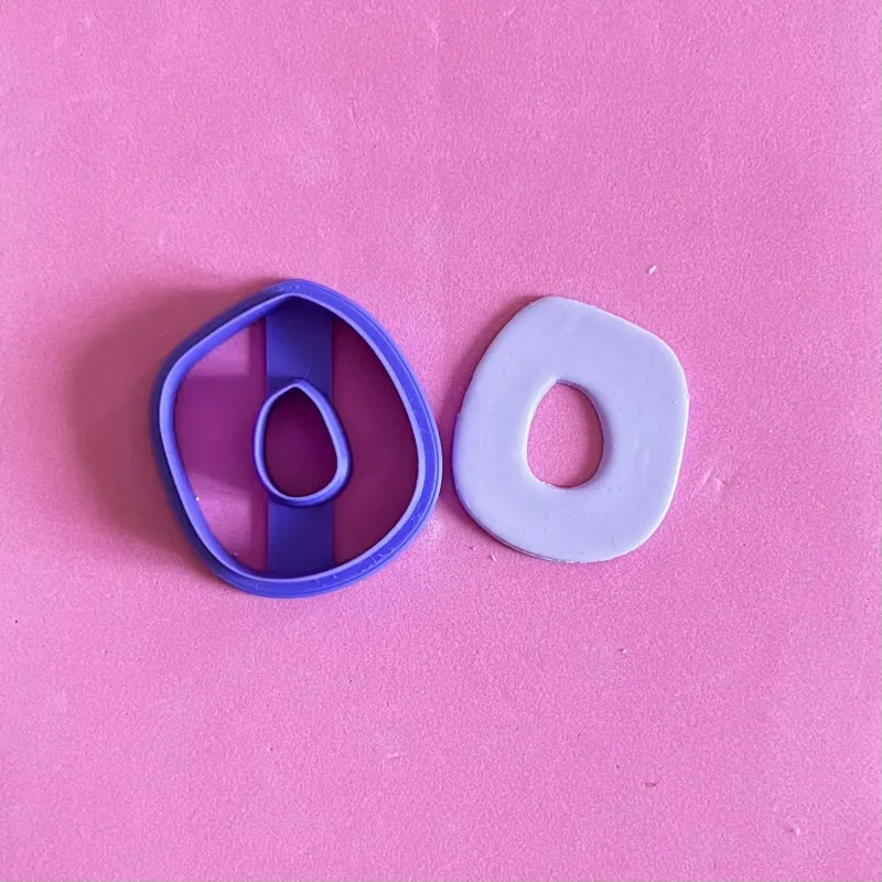 Cortador para arcilla polimérica - Forma orgánica estilo donut Cortador para arcilla polimérica - Forma orgánica estilo donut