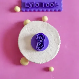 Sello para arcilla polimérica: Virgen - Lylo Tools