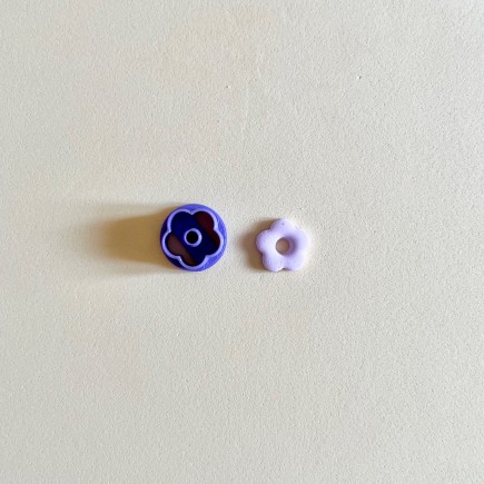 Cortador para arcilla polimérica - mini flor charm 5 pétalos