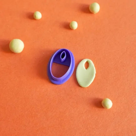 Cortador para arcilla polimérica - óvalo grueso [para colgar]