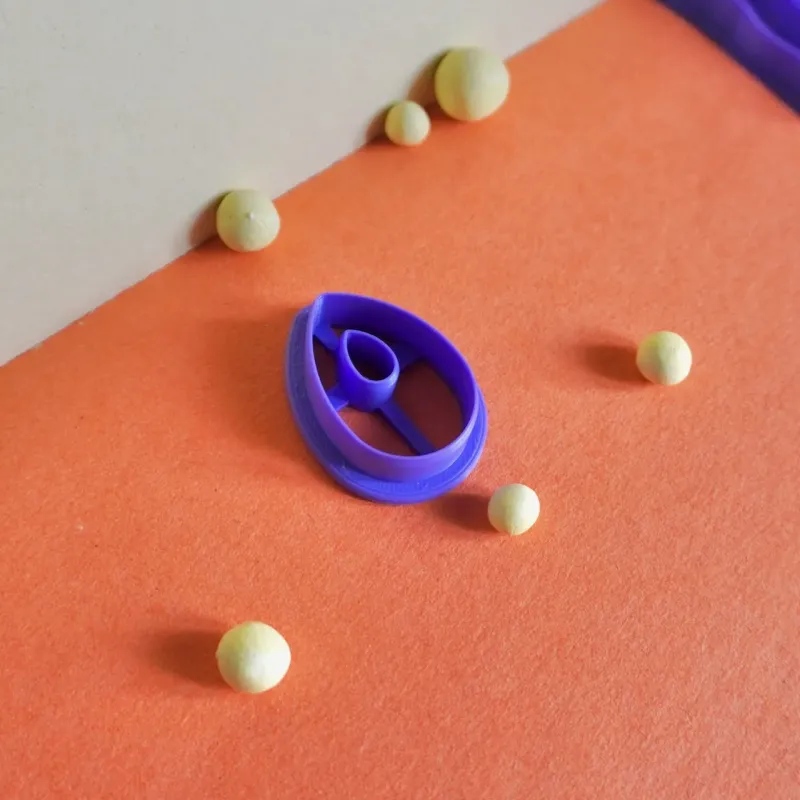 Cortador para arcilla polimérica - forma de gota con agujero