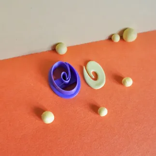 Cortador para arcilla polimérica - estilo old money bucle simétricos